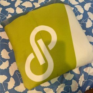Brand New Poshmark Logo Circle Beach Towel From PoshFest in San Diego